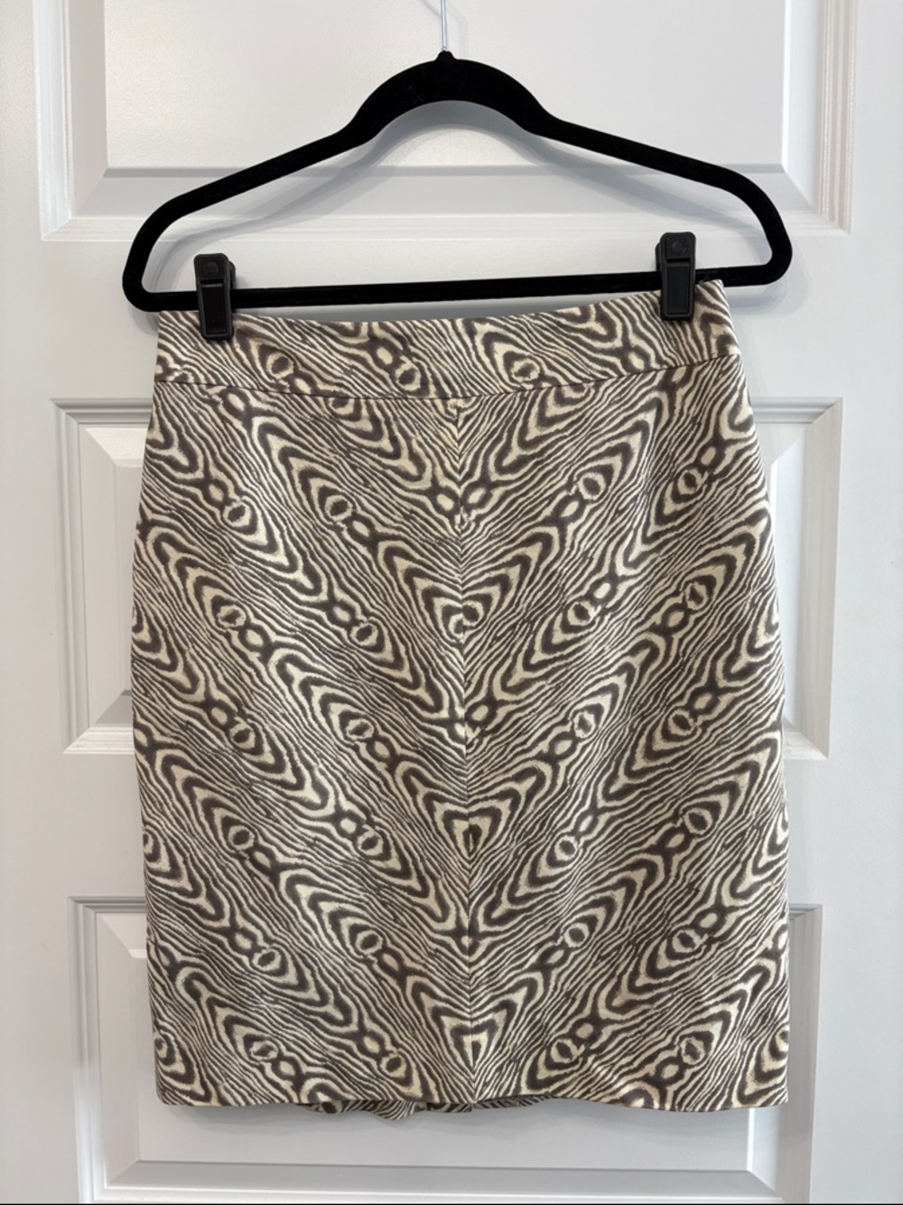 Anthropologie Postmark Woodgrain Chevron Pattern Pencil Skirt - Ivory & Taupe
